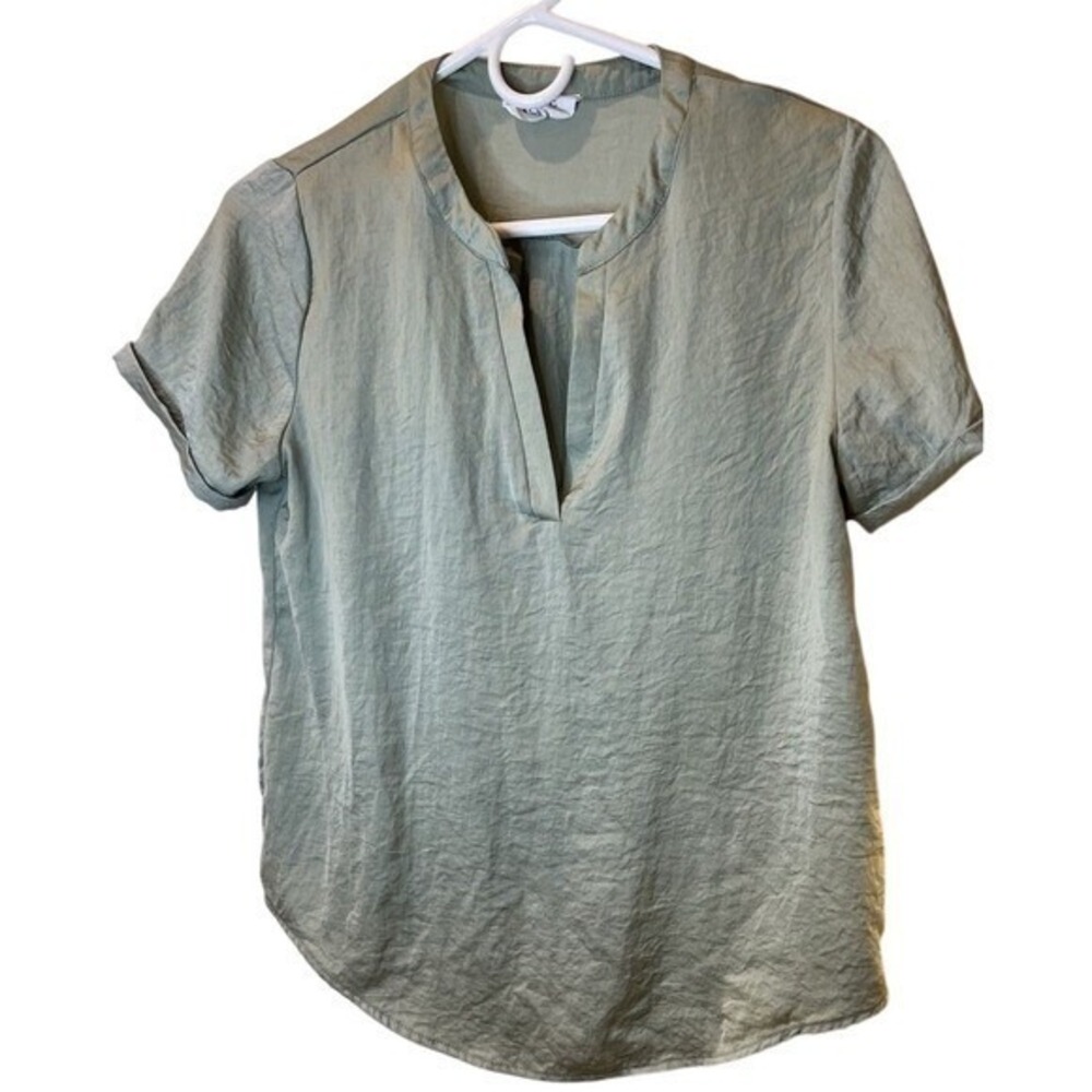Olive + Oak Womens Sage Green Blouse Size‎ Small Short Sleeve Split Neck Top